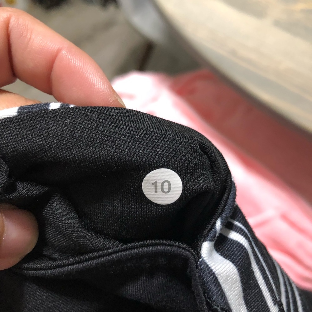 Lululemon Printed Waist Leggings Size 10 - Picture 6 of 6